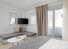 Cycladic Suites & Spa 5