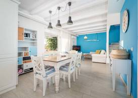 Seabreeze Villa - with Jacuzzi & heated pool 2