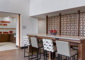 Hampton Inn & Suites by Hilton Windsor 2