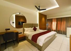 Hotel Sanatana 5