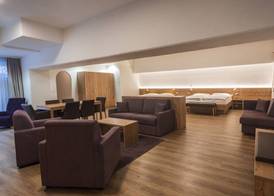 Zermatt Budget Rooms at Alpen Resort, Spa & Dining 4