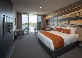 Bridgeport Hotel 5