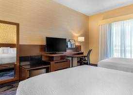 Fairfield Inn & Suites by Marriott Mebane 2