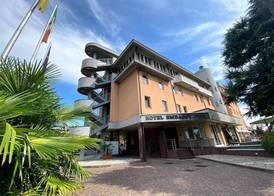 Hotel Embassy 5
