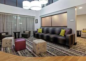 La Quinta Inn & Suites by Wyndham Detroit Metro Airport 4