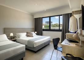 Simon Hotel Aprilia 4