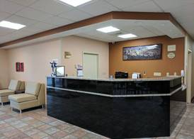 Super 8 by Wyndham Brockton 4