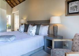 CANAL HOUSE: waterfront property to rent 4