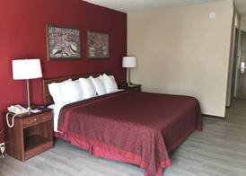 Days Inn by Wyndham Hillsboro 5