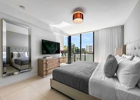 Bay Breeze Premium Apartments by Eskape Collection 5