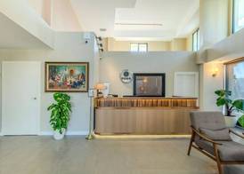 Nenessa Airport Hotel 5