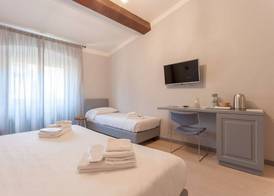 Santo Spirito Venti - Design Rooms in Florence near Ponte Vecchio & Palazzo Pitti 3