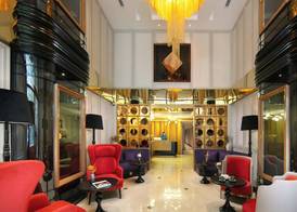Le Premier Hotel & Rooftop Bar 4
