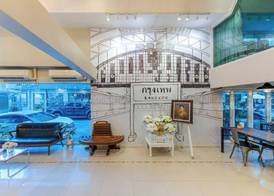 At Hua Lamphong Hotel 3