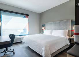 avid hotel Redding by IHG 2
