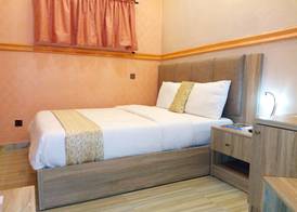 Euro Lounge and Suites 4