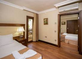 Latanya Park Resort 5