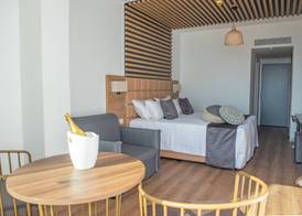 Piere - Anne Beach Hotel 5