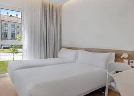 B&B HOTEL Santiago Milladoiro 5