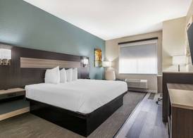 Best Western Prime Inn & Suites 4