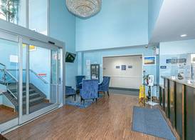 Ozone Inn & Suites 4