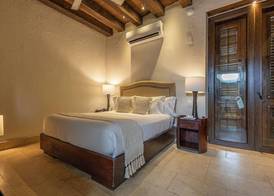 Ananda Hotel Boutique 5