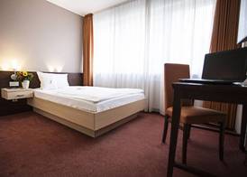 Phönix Hotel 5