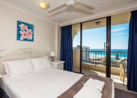 Aristocrat Apartments 5