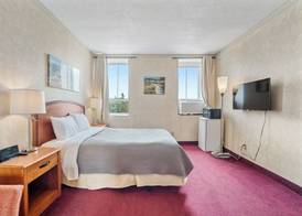 Royal Inn and Suites at Guelph 3