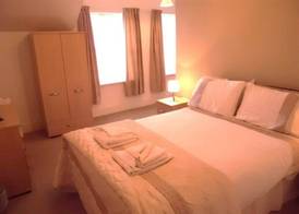 The Golden Lion Hotel 4