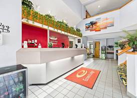 Econo Lodge London North 2