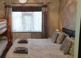 The Roslyn Guest House 5