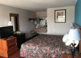 Twelve Oaks Inn 4