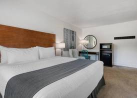 Stoke Hotel SureStay Collection by Best Western 5