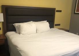 Ramada by Wyndham Jacksons Point 3