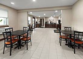 Super 8 by Wyndham Summersville - New River National Park 3