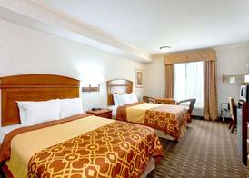 Howard Johnson Hotel & Suites by Wyndham Pico Rivera 5