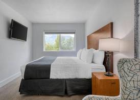 Stoke Hotel SureStay Collection by Best Western 4