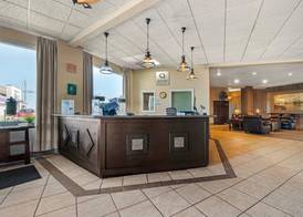 Quality Inn & Suites at Coos Bay 5