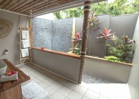 Blue Lagoon Beach Resort 4