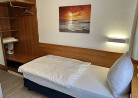 Hotel Bitzer Backnang Zentrum 24h Check In Frühstück zubuchbar gratis Parkplätze 4
