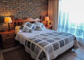 Amzee Bokmakierie Guest House 5
