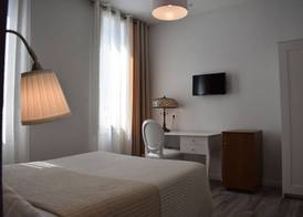 Hôtel Henri IV 4