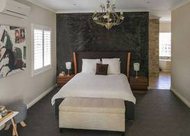 Airport B&B 4