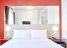 Easy Planet Phuket Patong 4