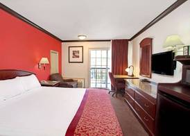 Ramada by Wyndham Pasadena 2