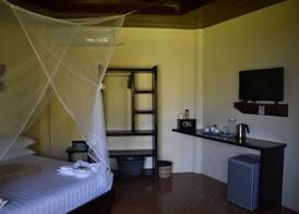 Jonas and Twins Beach Resort 5