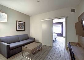 Holiday Inn Express & Suites AIRPORT-CALGARY by IHG 5