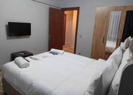 Royal Garden Suite and Hotel 3