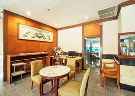 Summit Pavilion Hotel 4